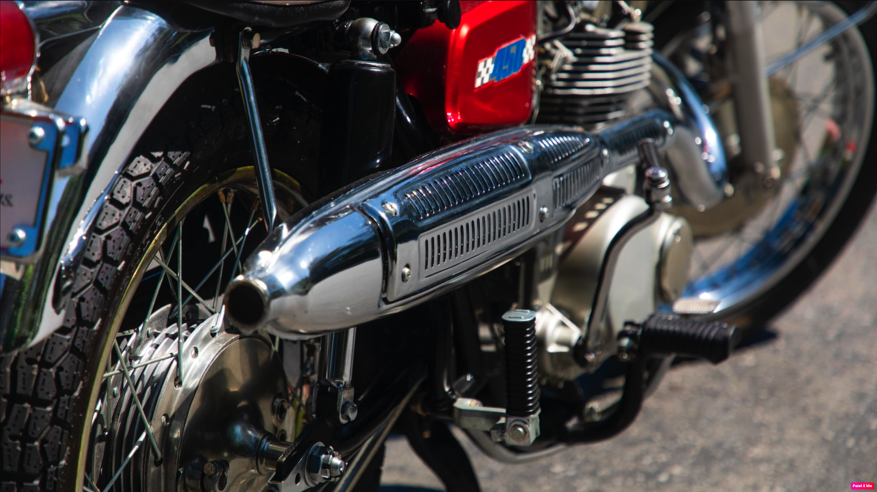 450D-closeup-right-exhaust